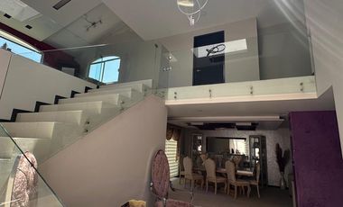 Casa en renta, amplia y luminosa en fraccionamiento exclusivo, a una cuadra de Costco y Galerías Metepec