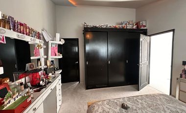 Casa en renta, amplia y luminosa en fraccionamiento exclusivo, a una cuadra de Costco y Galerías Metepec