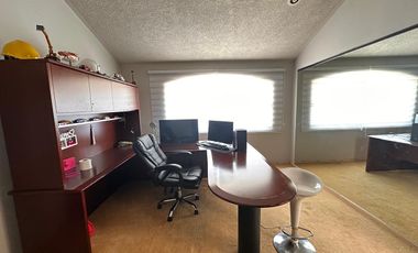 Casa en renta, amplia y luminosa en fraccionamiento exclusivo, a una cuadra de Costco y Galerías Metepec