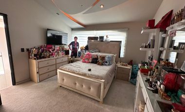 Casa en renta, amplia y luminosa en fraccionamiento exclusivo, a una cuadra de Costco y Galerías Metepec