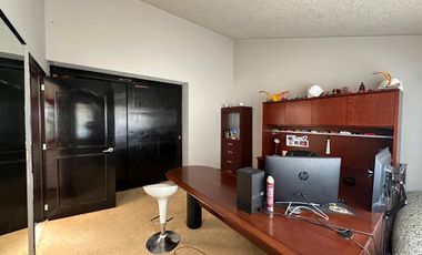 Casa en renta, amplia y luminosa en fraccionamiento exclusivo, a una cuadra de Costco y Galerías Metepec