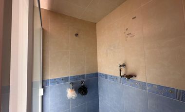 Casa en renta, amplia y luminosa en fraccionamiento exclusivo, a una cuadra de Costco y Galerías Metepec