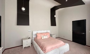 Casa en renta, amplia y luminosa en fraccionamiento exclusivo, a una cuadra de Costco y Galerías Metepec