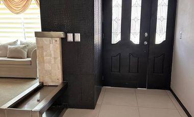 Casa en renta, amplia y luminosa en fraccionamiento exclusivo, a una cuadra de Costco y Galerías Metepec