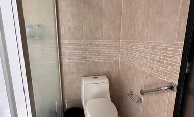 Casa en renta, amplia y luminosa en fraccionamiento exclusivo, a una cuadra de Costco y Galerías Metepec