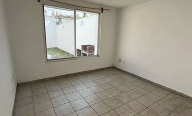 RENTO CASA DE 2 NIVELES CON TODOS LOS SERVICIOS EN COL PLAN DE AYALA