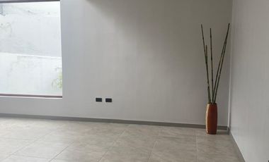 LINDA CASA POR ESTRENAR