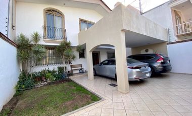 CASA EN VENTA EN JARDINES DE LOS ARCOS, GUADALAJARA JALISCO
