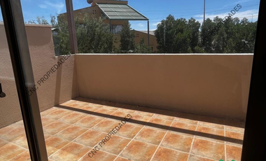 Venta de Casa amplia con piscina.