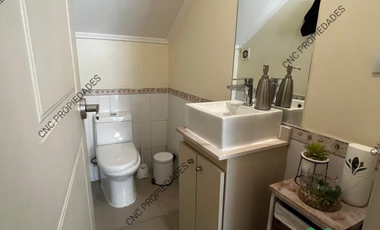 Venta de Casa amplia con piscina.
