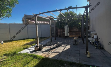 Venta de Casa amplia con piscina.