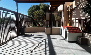 Venta de Casa amplia con piscina.
