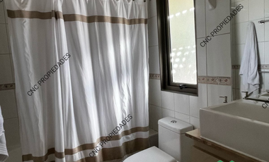 Venta de Casa amplia con piscina.