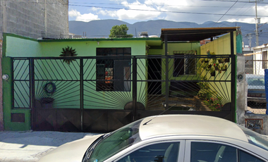 Casa en Venta; REMATE BANCARIO !!; C. Zacate, Loma Linda, Saltillo, Coahuila de Zaragoza