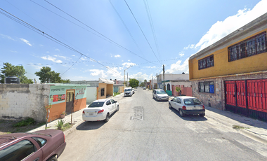 Casa en Venta; REMATE BANCARIO !!; C. Zacate, Loma Linda, Saltillo, Coahuila de Zaragoza