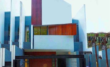 Rumah Dijual Pondok Bambu Duren Sawit Jakarta Timur Tropis Modern Dinding Full Bata Merah [AR146]