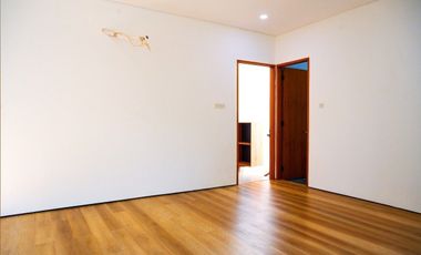Rumah Dijual Pondok Bambu Duren Sawit Jakarta Timur Tropis Modern Dinding Full Bata Merah [AR146]