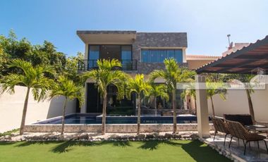 ELEGANTE CASA DENTRO DEL EXCLUSIVO DESARROLLO DE PUERTO AVENTURAS
