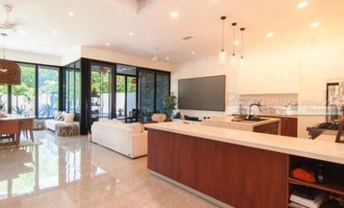 ELEGANTE CASA DENTRO DEL EXCLUSIVO DESARROLLO DE PUERTO AVENTURAS