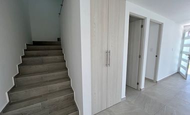CASA EN RENTA EN TOLUCA DE 4 RECAMARAS EN FUENTES DE SAN JOSE  LISTA PARA ESTRENAR