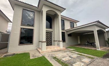 VENTA CASA ESTANCIAS DEL RIO,  SAMBORONDON