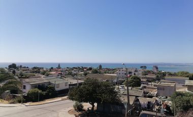 VENTA UNA CASA Y UN DEPTO. CON VISTA AL MAR EN CONCON 199.000.000