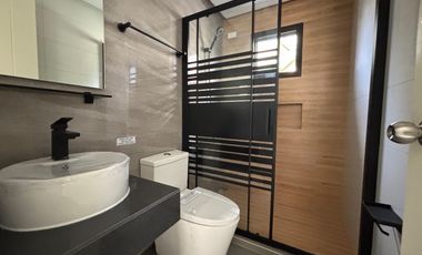 Single Attached House for Sale in Grand Parkplace Village, Imus, Cavite
