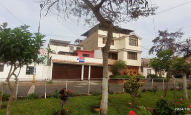 VENDO CASA FRENTE A PARQUE en San Juan de Miraflores
