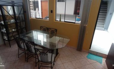 VENDO CASA FRENTE A PARQUE en San Juan de Miraflores
