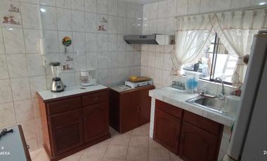 VENDO CASA FRENTE A PARQUE en San Juan de Miraflores
