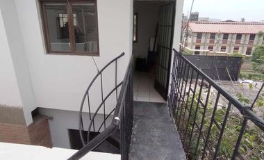 VENDO CASA FRENTE A PARQUE en San Juan de Miraflores