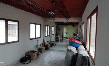 VENDO CASA FRENTE A PARQUE en San Juan de Miraflores