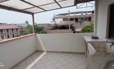 VENDO CASA FRENTE A PARQUE en San Juan de Miraflores