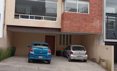 LAGO ESMERALDA, CONJUNTO CERRADO, SEGURIDAD 24 HS CALLE BRUMA. BONITA Y COMODA CASA