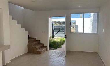 OPORTUNIDAD UNICA DE CASA EN COL LA JOYA $930,000