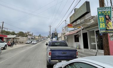 Atractiva Casa con Locales Comerciales en Venta – San José del Cabo