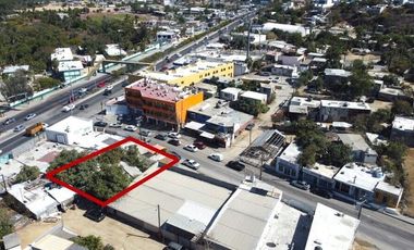 Atractiva Casa con Locales Comerciales en Venta – San José del Cabo
