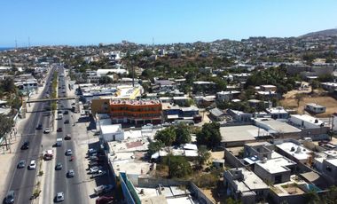 Atractiva Casa con Locales Comerciales en Venta – San José del Cabo