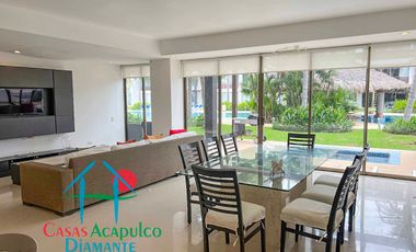 Terraza con jacuzzi y acceso directo al jardín