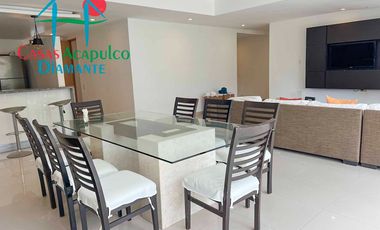 Terraza con jacuzzi y acceso directo al jardín