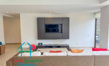 Terraza con jacuzzi y acceso directo al jardín