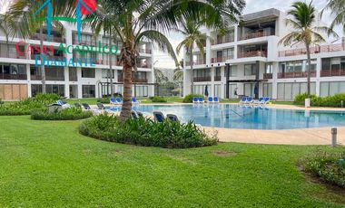Terraza con jacuzzi y acceso directo al jardín