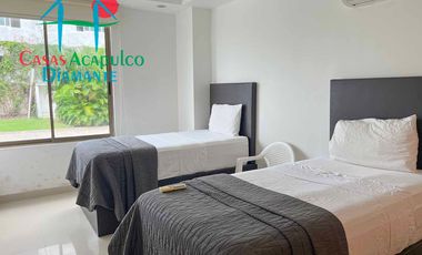 Terraza con jacuzzi y acceso directo al jardín