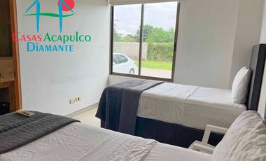 Terraza con jacuzzi y acceso directo al jardín