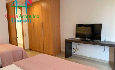 Terraza con jacuzzi y acceso directo al jardín