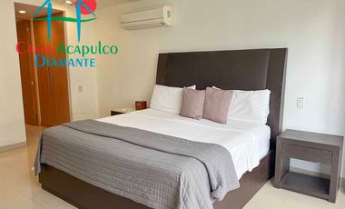 Terraza con jacuzzi y acceso directo al jardín