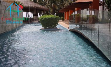 Terraza con jacuzzi y acceso directo al jardín