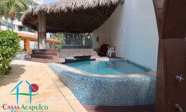 Terraza con jacuzzi y acceso directo al jardín