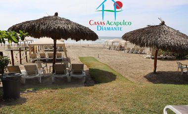 Terraza con jacuzzi y acceso directo al jardín