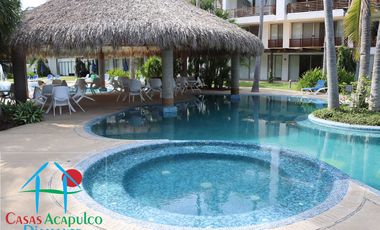 Terraza con jacuzzi y acceso directo al jardín